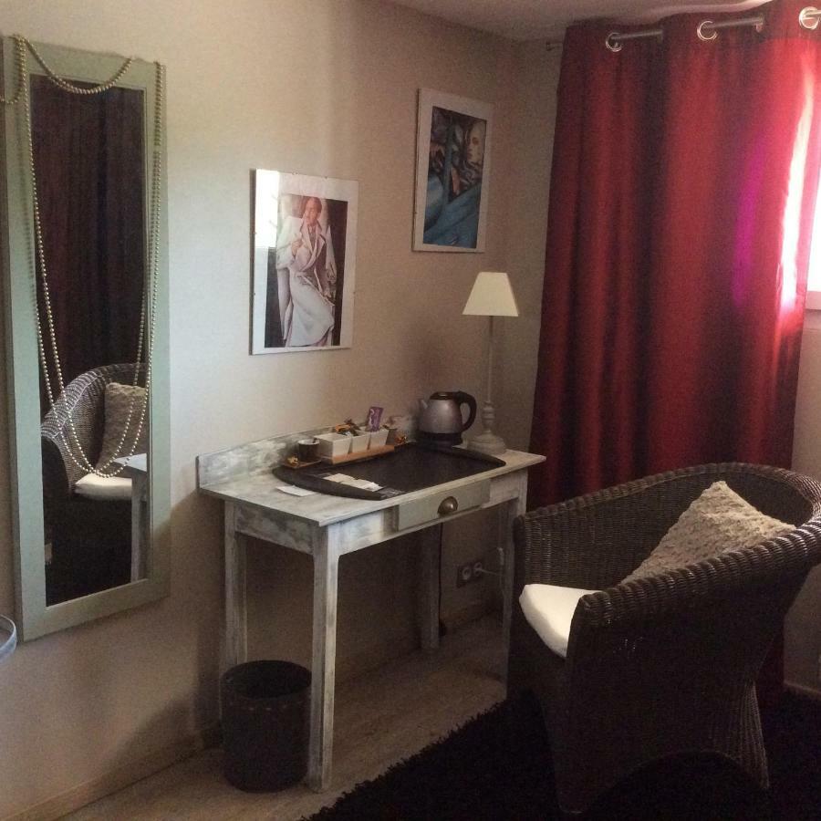 La Parenthese Bed & Breakfast Lavault-Sainte-Anne Bagian luar foto